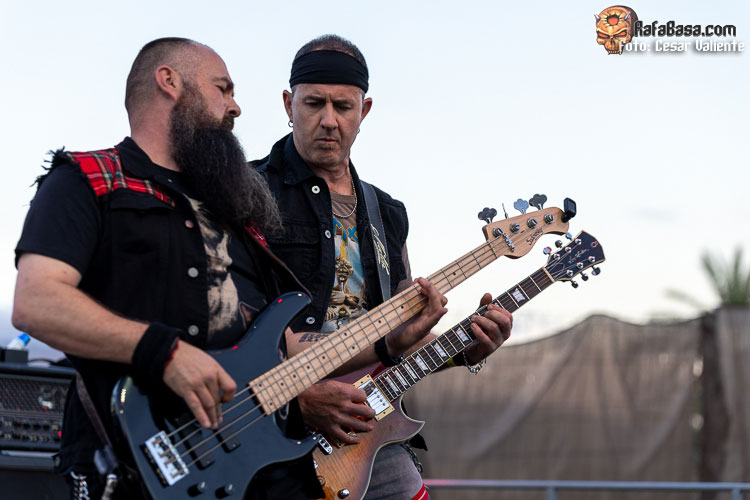 4 BAJO ZERO - MAYOS METAL LIVE